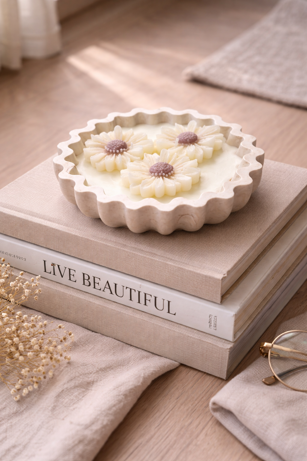 Daisy Bloom Candle