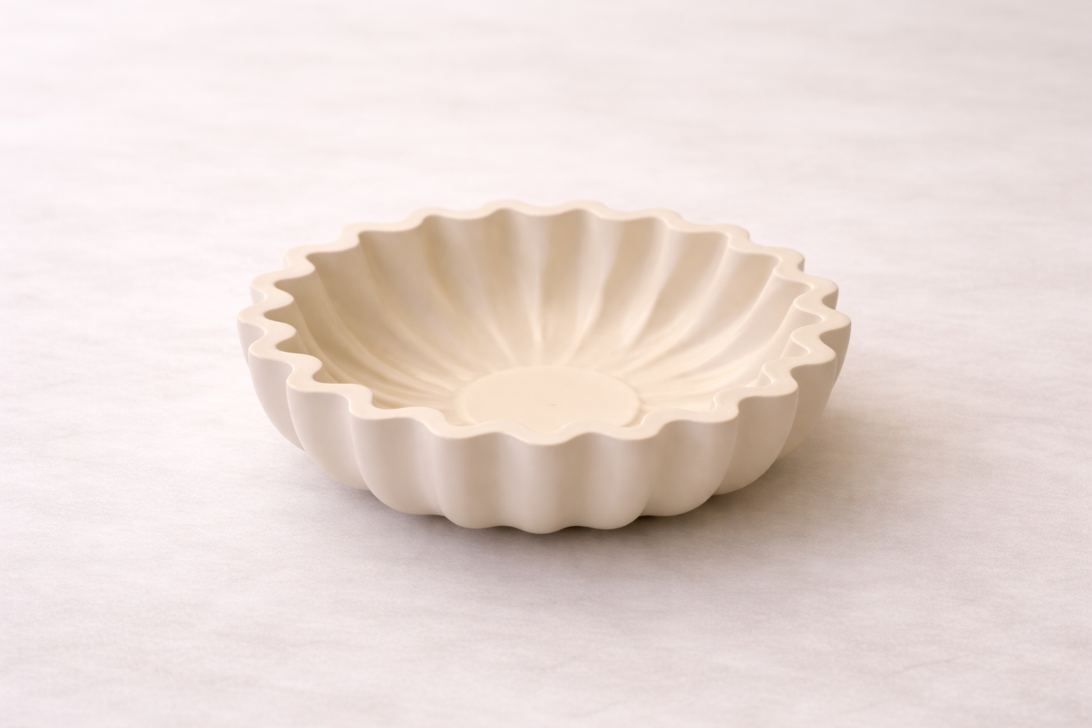 Scalloped Shell Bowl - Neutral